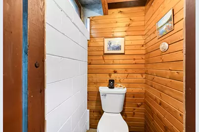2563 N 71st St, Wauwatosa, WI 53213 - Photo 24