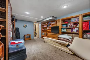 2871 S 85th St, West Allis, WI 53227 - Photo 20
