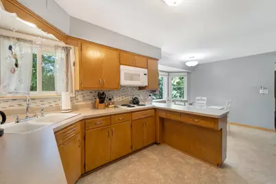 5937 N Sidney Pl, Glendale, WI 53209 - Photo 6