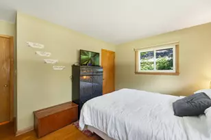 5937 N Sidney Pl, Glendale, WI 53209 - Photo 10