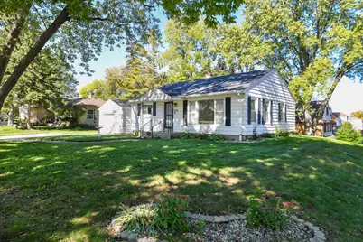 11310 W Wisconsin Ave, Wauwatosa, WI 53226 - Photo 2