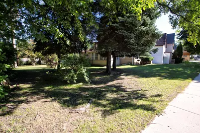 3262 S Whitnall Ave, Milwaukee, WI 53207 - Photo 30
