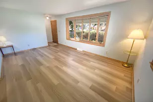 3262 S Whitnall Ave, Milwaukee, WI 53207 - Photo 6