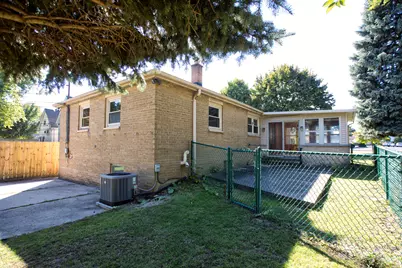 3262 S Whitnall Ave, Milwaukee, WI 53207 - Photo 28