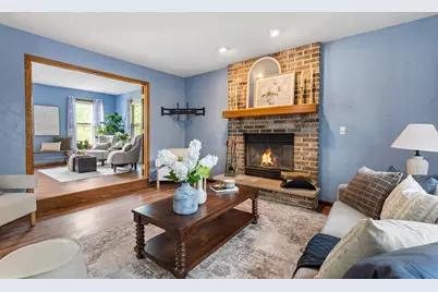 2615  Faringdon Ct, Waukesha, WI 53188 - Photo 6