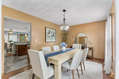 2615  Faringdon Ct, Waukesha, WI 53188 - Photo 4