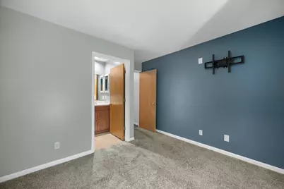 779 W Puetz Rd, Oak Creek, WI 53154 - Photo 18