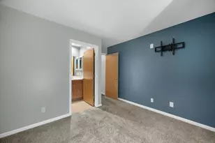779 W Puetz Rd, Oak Creek, WI 53154 - Photo 18