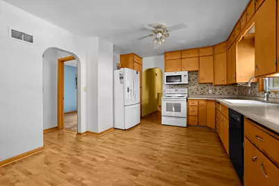 2320  Madison St, La Crosse, WI 54601 - Photo 6