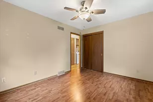8169 S Wilding Dr, Oak Creek, WI 53154 - Photo 18