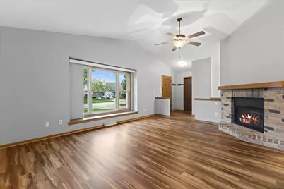 8169 S Wilding Dr, Oak Creek, WI 53154 - Photo 4