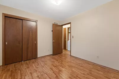 8169 S Wilding Dr, Oak Creek, WI 53154 - Photo 16