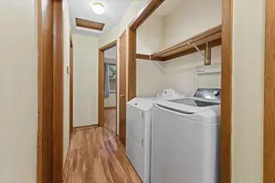 8169 S Wilding Dr, Oak Creek, WI 53154 - Photo 14