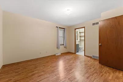 8169 S Wilding Dr, Oak Creek, WI 53154 - Photo 20