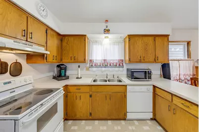1739 S 75th St, West Allis, WI 53214 - Photo 14