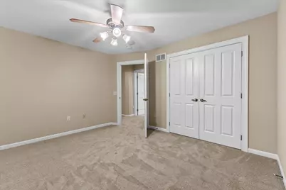 8361 S 44th St, Franklin, WI 53132 - Photo 14