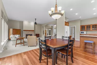 8361 S 44th St, Franklin, WI 53132 - Photo 28