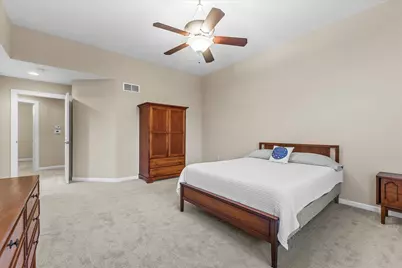 8361 S 44th St, Franklin, WI 53132 - Photo 10