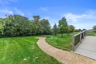 8361 S 44th St, Franklin, WI 53132 - Photo 24