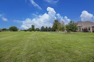 S84W33185 Brown Bear Ln, Mukwonago, WI 53149 - Photo 64