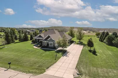 S84W33185  Brown Bear Ln, Mukwonago, WI 53149 - Photo 4
