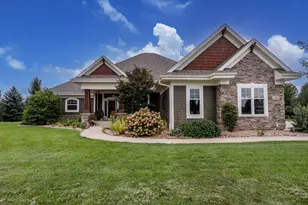 S84W33185 Brown Bear Ln, Mukwonago, WI 53149 - Photo 2
