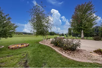 S84W33185  Brown Bear Ln, Mukwonago, WI 53149 - Photo 60