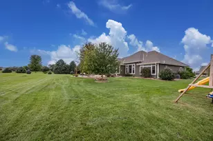 S84W33185 Brown Bear Ln, Mukwonago, WI 53149 - Photo 62