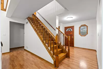 4110 W Carpenter Ave, Greenfield, WI 53221 - Photo 8