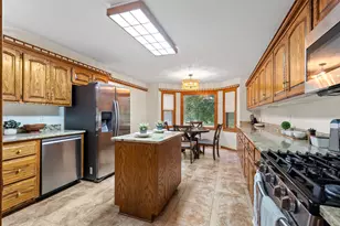 4110 W Carpenter Ave, Greenfield, WI 53221 - Photo 12