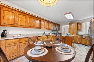 4110 W Carpenter Ave, Greenfield, WI 53221 - Photo 14