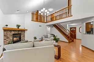 4110 W Carpenter Ave, Greenfield, WI 53221 - Photo 8