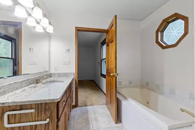 4110 W Carpenter Ave, Greenfield, WI 53221 - Photo 20