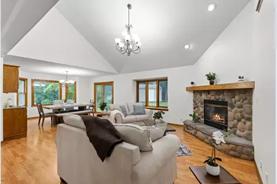 4110 W Carpenter Ave, Greenfield, WI 53221 - Photo 10