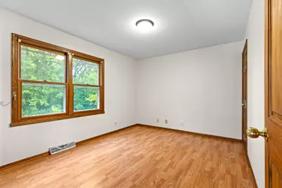 4110 W Carpenter Ave, Greenfield, WI 53221 - Photo 22