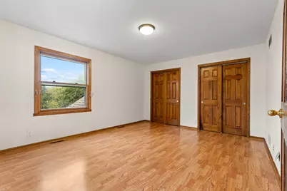 4110 W Carpenter Ave, Greenfield, WI 53221 - Photo 24