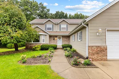 4110 W Carpenter Ave, Greenfield, WI 53221 - Photo 4