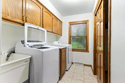 4110 W Carpenter Ave, Greenfield, WI 53221 - Photo 28