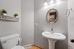 9322 W Cold Spring Rd, Greenfield, WI 53228 - Photo 12