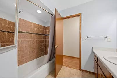 9322 W Cold Spring Rd, Greenfield, WI 53228 - Photo 16