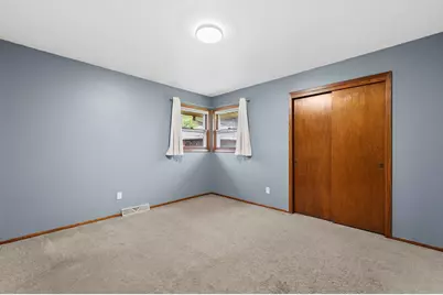 9322 W Cold Spring Rd, Greenfield, WI 53228 - Photo 20