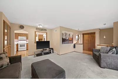 9322 W Cold Spring Rd, Greenfield, WI 53228 - Photo 4