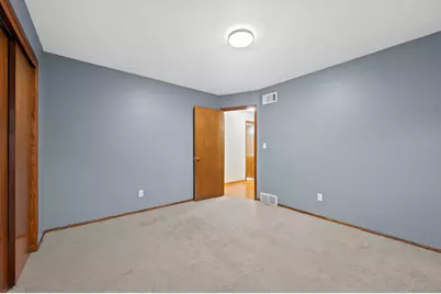 9322 W Cold Spring Rd, Greenfield, WI 53228 - Photo 22