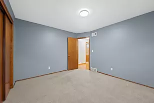 9322 W Cold Spring Rd, Greenfield, WI 53228 - Photo 22