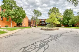 5200 S Tuckaway Blvd, Greenfield, WI 53221 - Photo 36