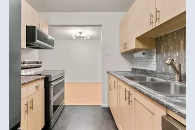 5200 S Tuckaway Blvd #224, Greenfield, WI 53221 - Photo 4