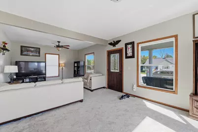 717  Madison Ave, Howards Grove, WI 53083 - Photo 8