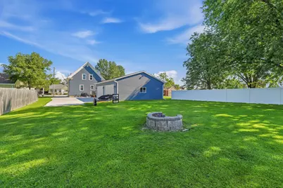 717  Madison Ave, Howards Grove, WI 53083 - Photo 28