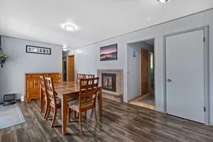 9537 W Sarasota Pl, Wauwatosa, WI 53222 - Photo 10