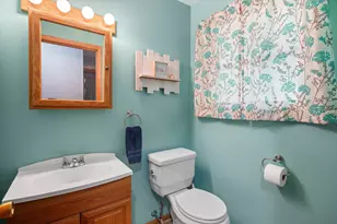 9537 W Sarasota Pl, Wauwatosa, WI 53222 - Photo 18